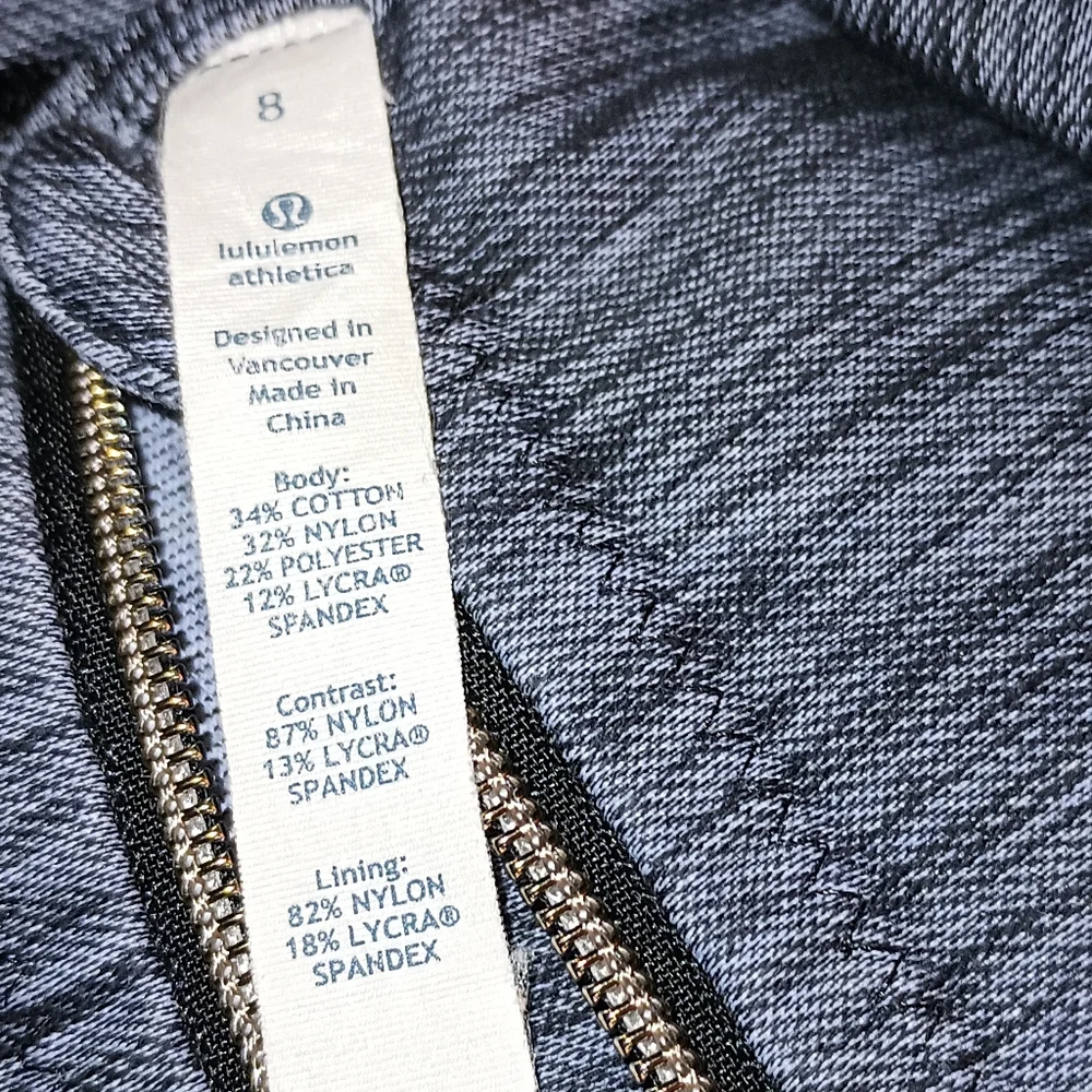 Lululemon Athletica Gray and Black Zip-Up Sweatshirt 8‎
